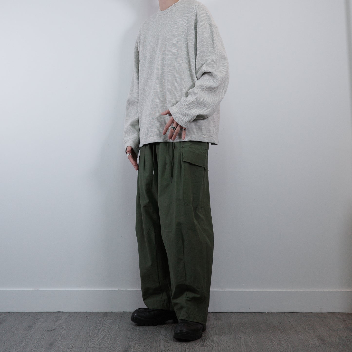 Poly Side-pocket Balloon Pants