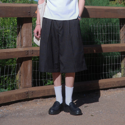 Pleated Stripe Half Pants